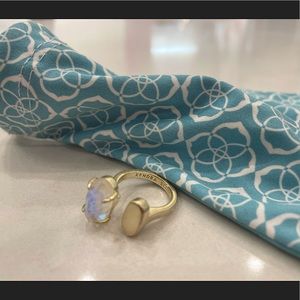 Kendra Scott Pryde Ring Gd with Iridescent stone